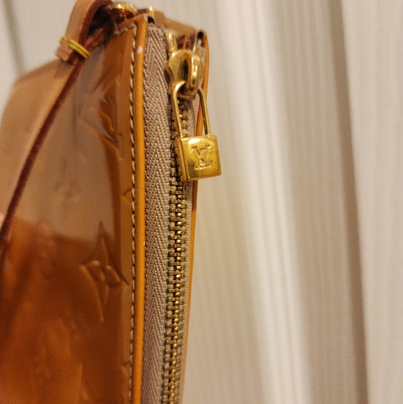 Louis Vuitton Vernis Lexington Pochette - Picture 9 of 13